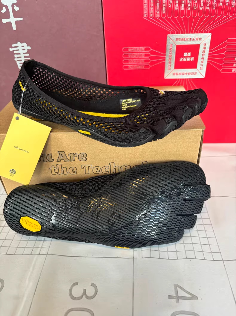 Pilates Yoga Training - Men five-finger shoes women's indoor yoga